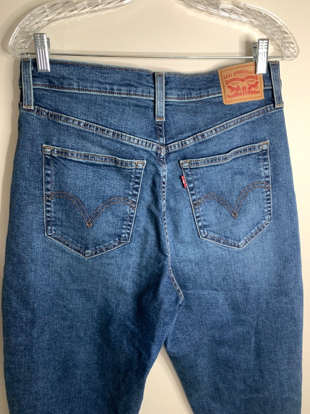 Levi's High Waisted Mom Jeans 31 - Picture 10 of 14